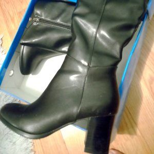 Side Zip Chunky Heeled Boots